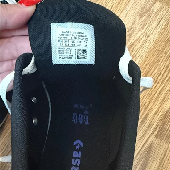 Converse Black and White Low-Top Sneakers - Picture 4 of 4